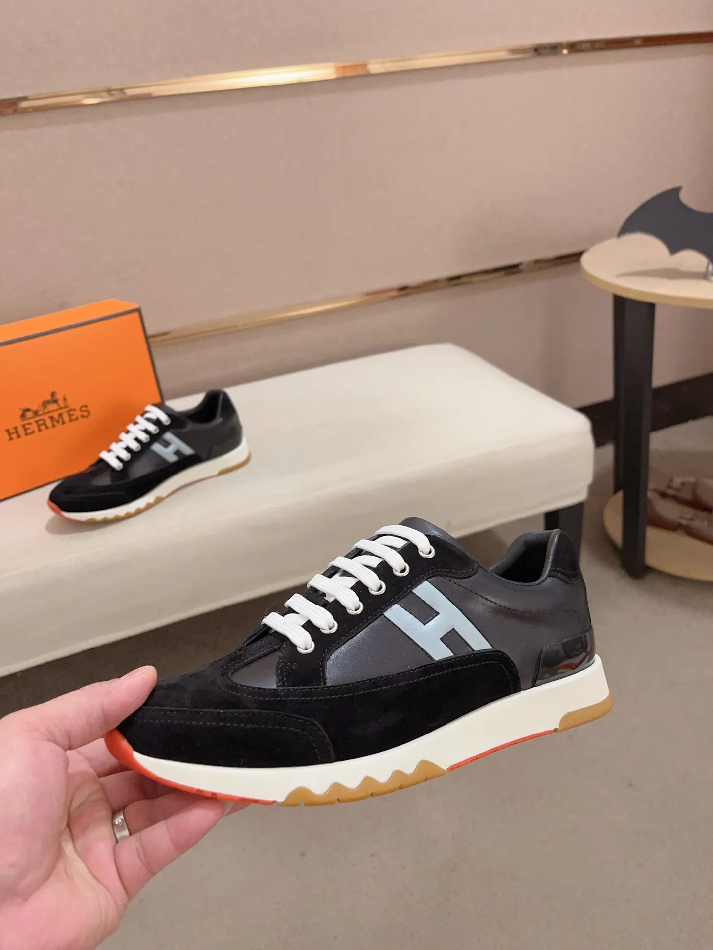Ex-factory price: 500💰《HERMES》【Classic original single version】Hermès; top 🔝purchasing agent🔍🔍men's latest 🇺🇸sold simultaneously, original imported from Italy ▲▲first-layer cowhide ▲▲ (high-end, nobility and class) ) Exquisite workmanship (Italian 🇮🇹 imported water-dyed 🐂 cowhide lining) sole: original sole provided by the original factory, ⚠️exclusive double-layer activity·TPR·rubber·combined molded outsole; super comfortable·wear-resistant·non-slip·environmental protection The real thing is more beautiful when photographed in kind (high quality, following orders), you can come in and out at will * Number of yards: 38·39·40·41·42·43·44# (can be customized 45.)